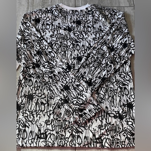 Massive Black and White Long Sleeve Shirt Medium All over Print - Picture 4 of 7